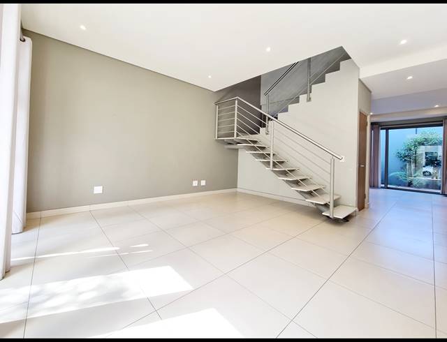 3 BEDROOM DUPLEX TO LET IN OAKLANDS